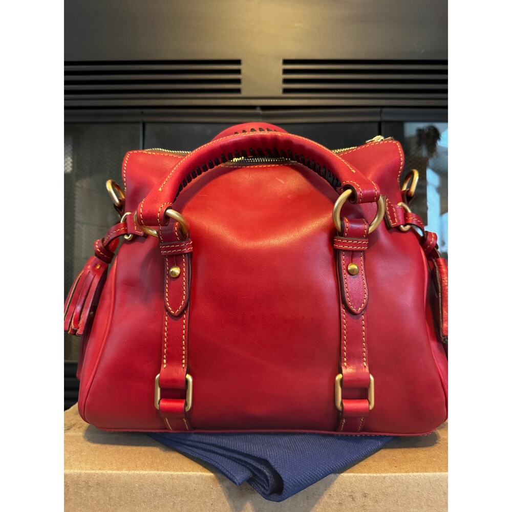 Iconic Dooney and Bourke red Florentine satchel with bag and tags - Picture 5 of 13